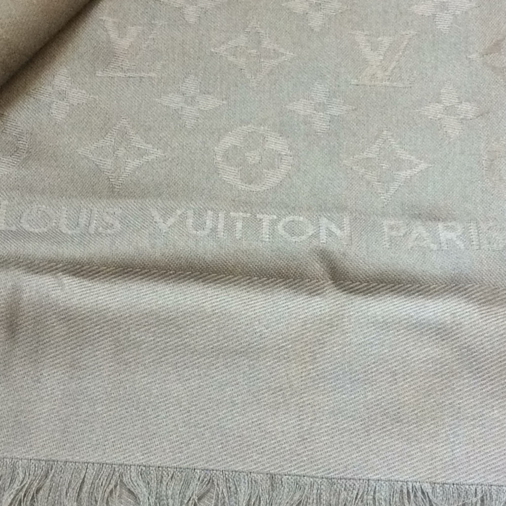 Louis Vuitton shawl - Picture 7 of 10